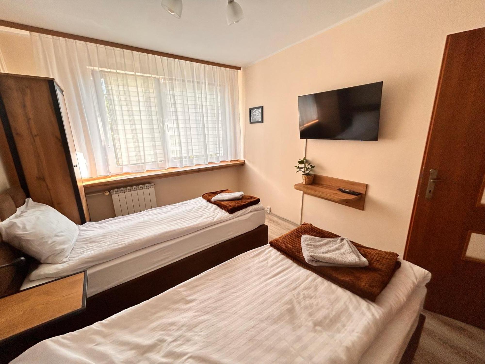 Apartament Tychy Miasto 60M2 ภายนอก รูปภาพ