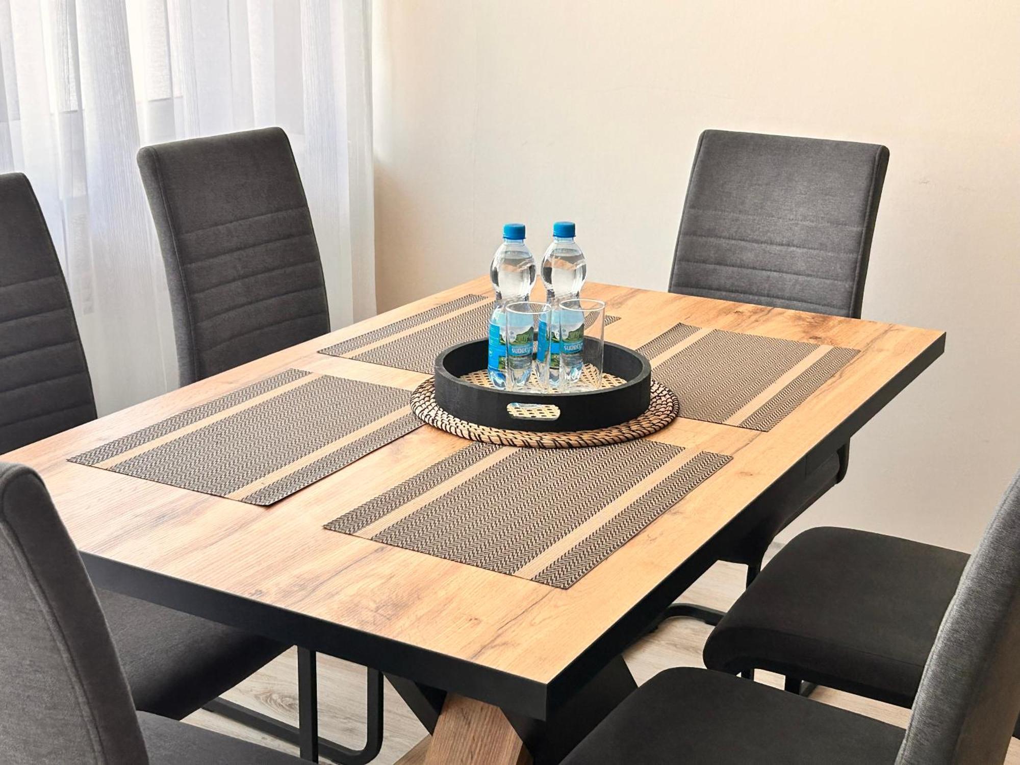 Apartament Tychy Miasto 60M2 ภายนอก รูปภาพ