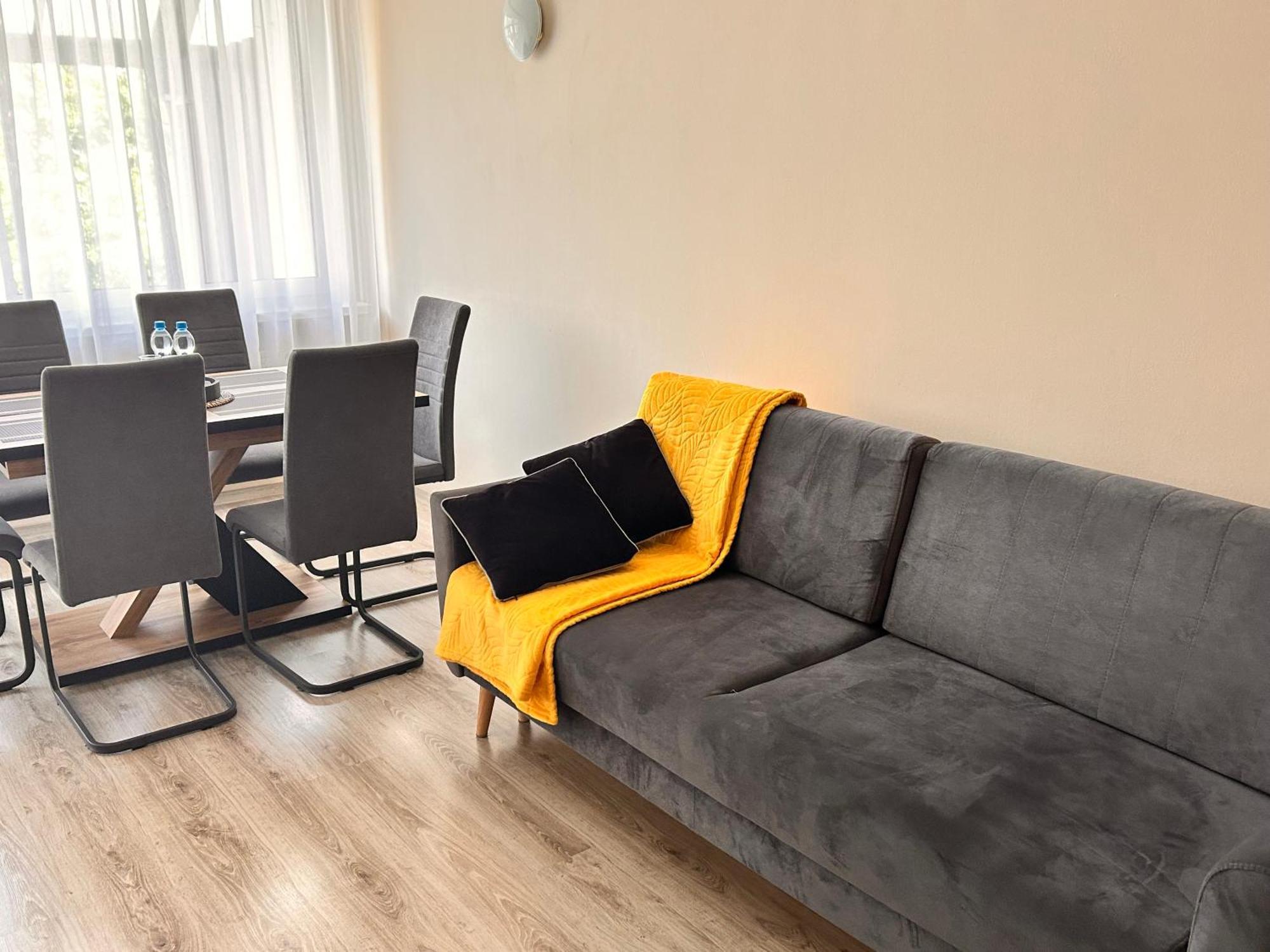 Apartament Tychy Miasto 60M2 ภายนอก รูปภาพ